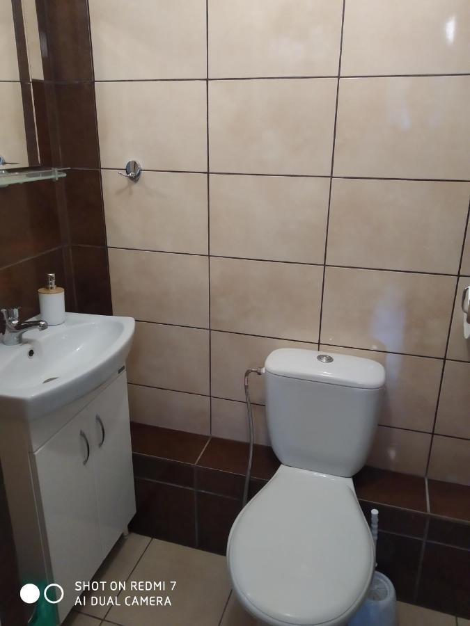 Konik Bar I Pokoje Goscinne Kadyny Esterno foto